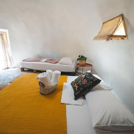ホテル Nisi Glamping パラリア・ラホン 部屋 写真