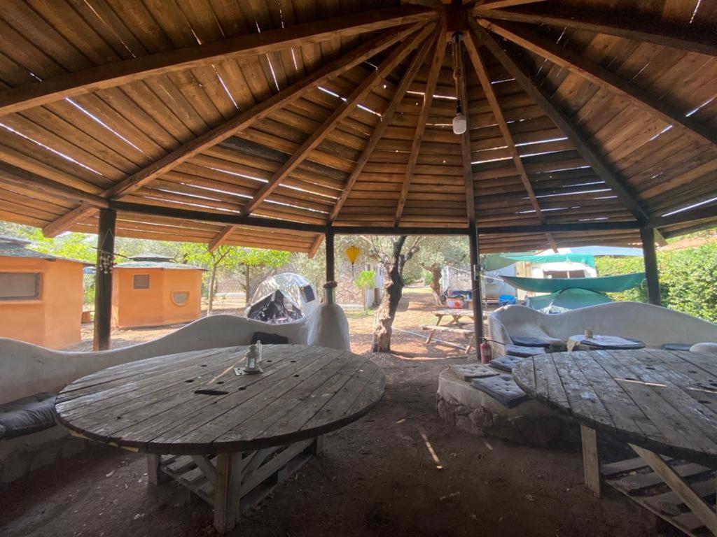 ホテル Nisi Glamping パラリア・ラホン エクステリア 写真
