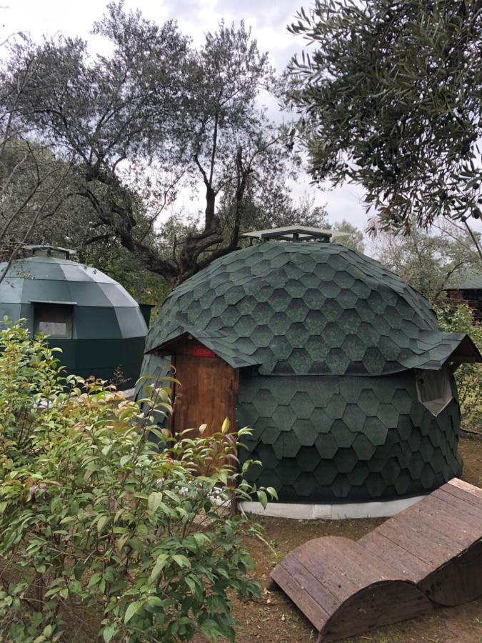 ホテル Nisi Glamping パラリア・ラホン エクステリア 写真