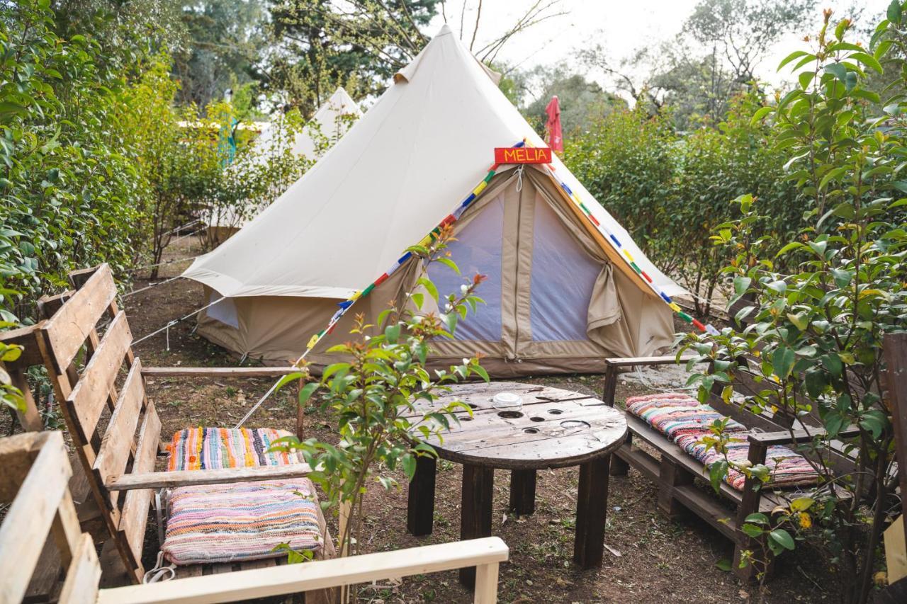 ホテル Nisi Glamping パラリア・ラホン 部屋 写真