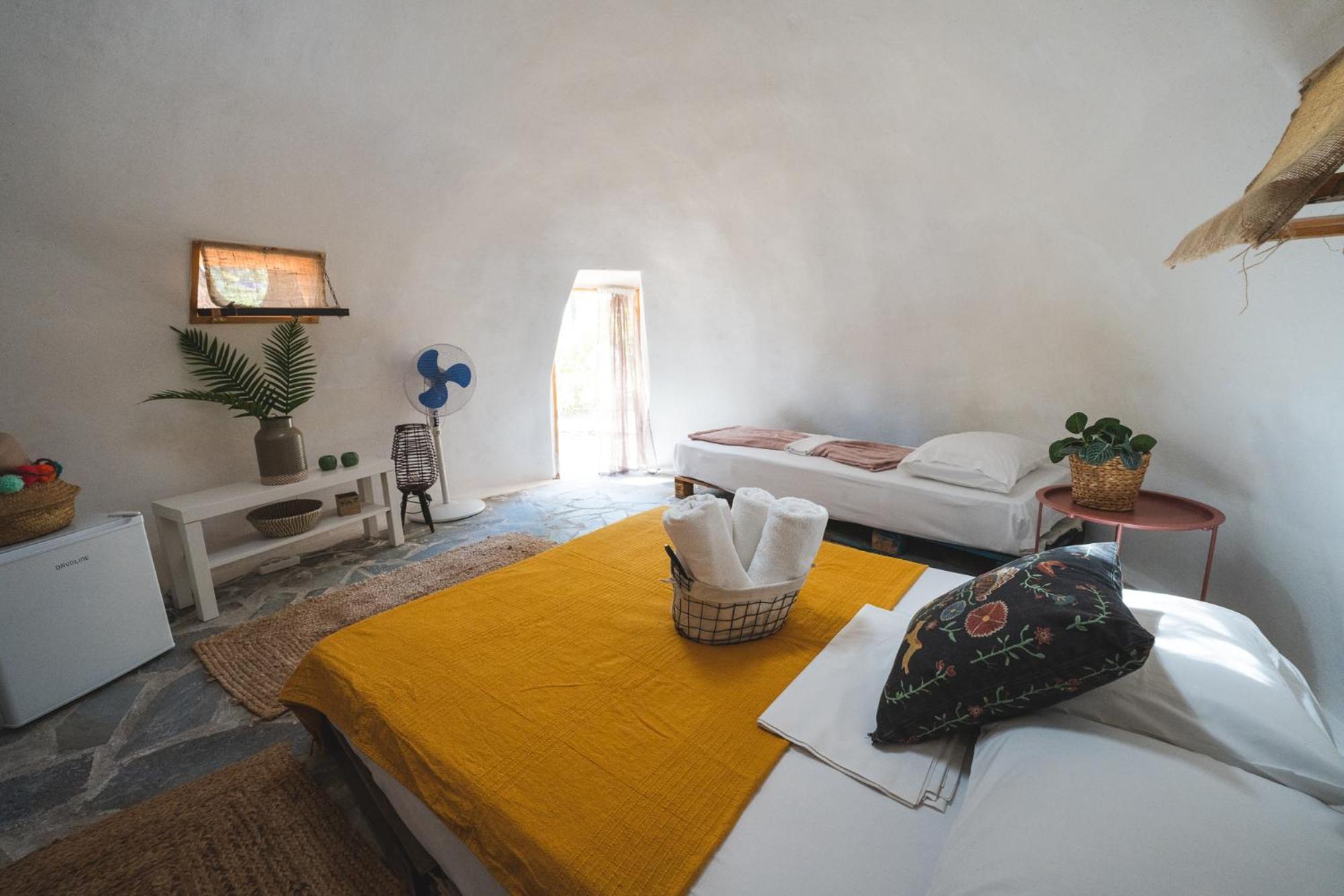 ホテル Nisi Glamping パラリア・ラホン 部屋 写真