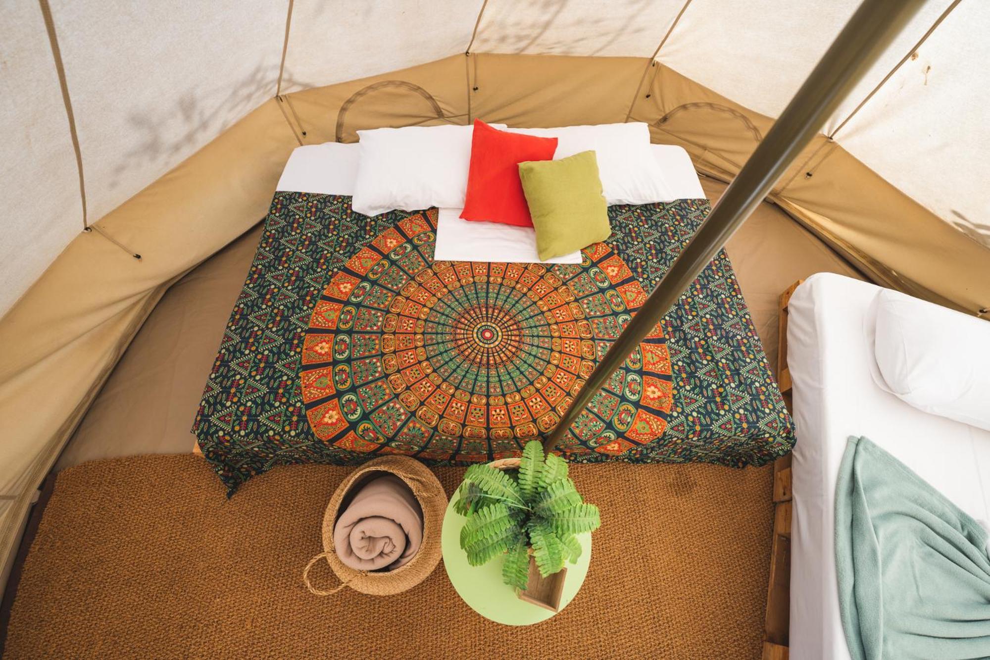 ホテル Nisi Glamping パラリア・ラホン 部屋 写真