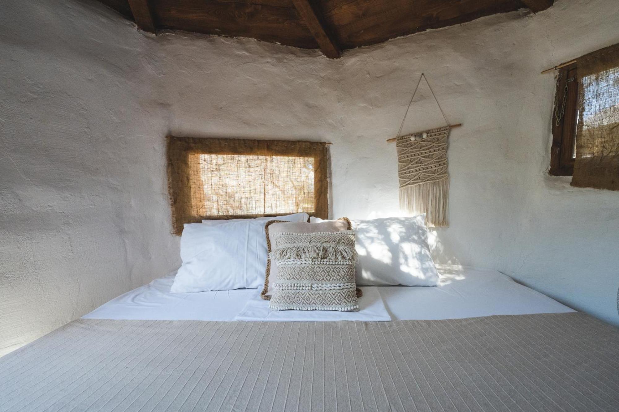 ホテル Nisi Glamping パラリア・ラホン 部屋 写真